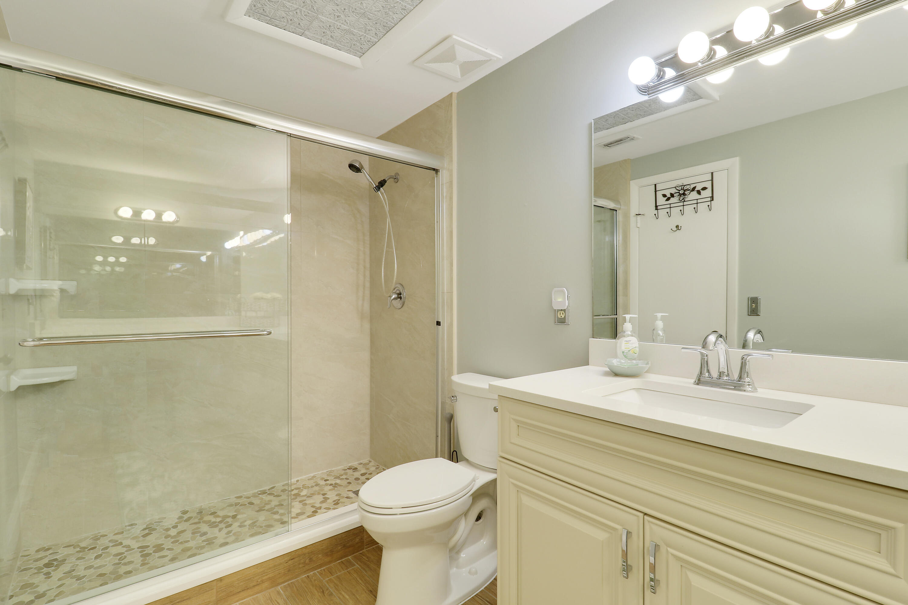 OCEANSIDE TERRACE CONDO - Residential Lease