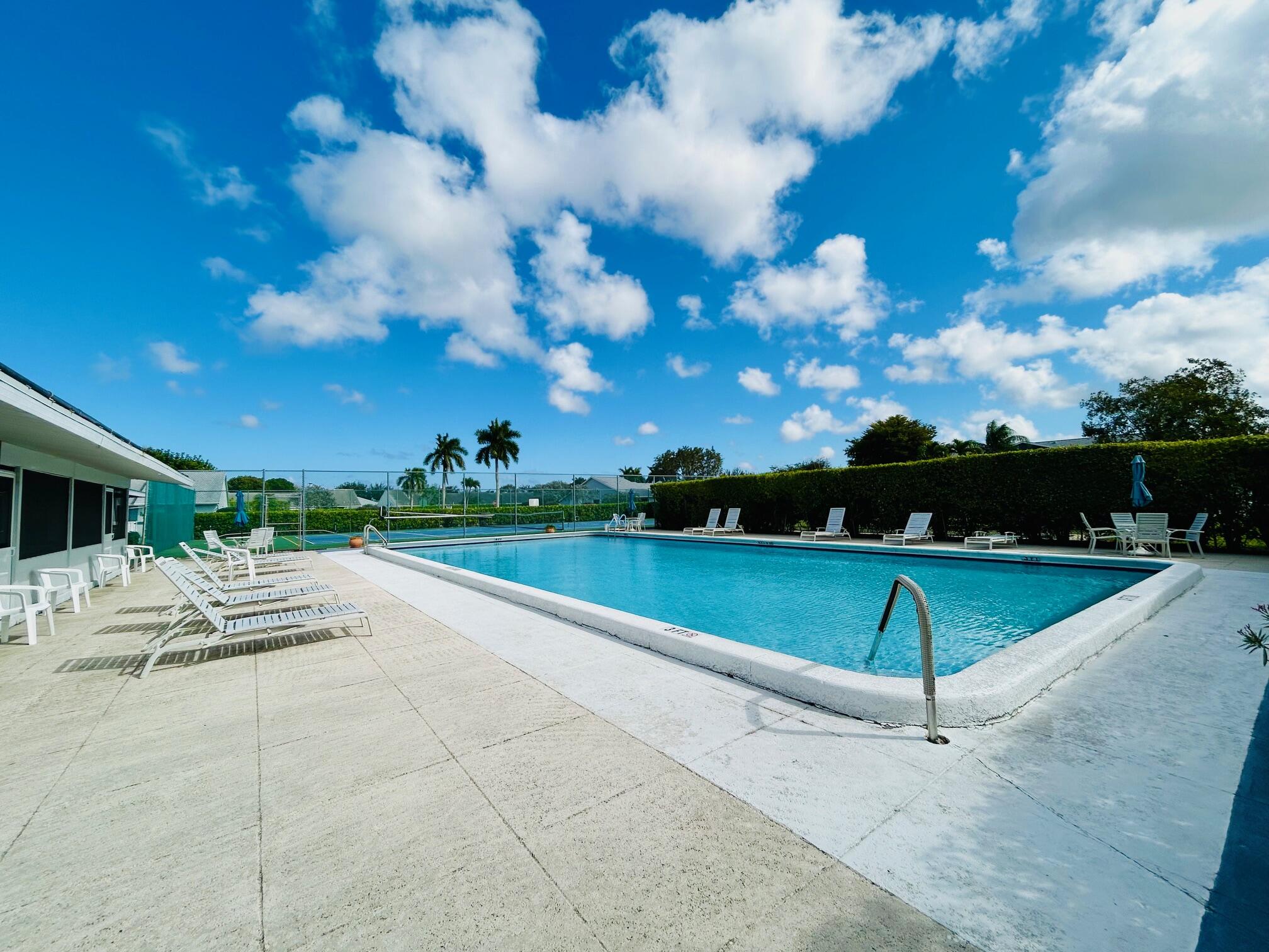 ARBOURS OF THE PALM BEACHES CONDO - Residential