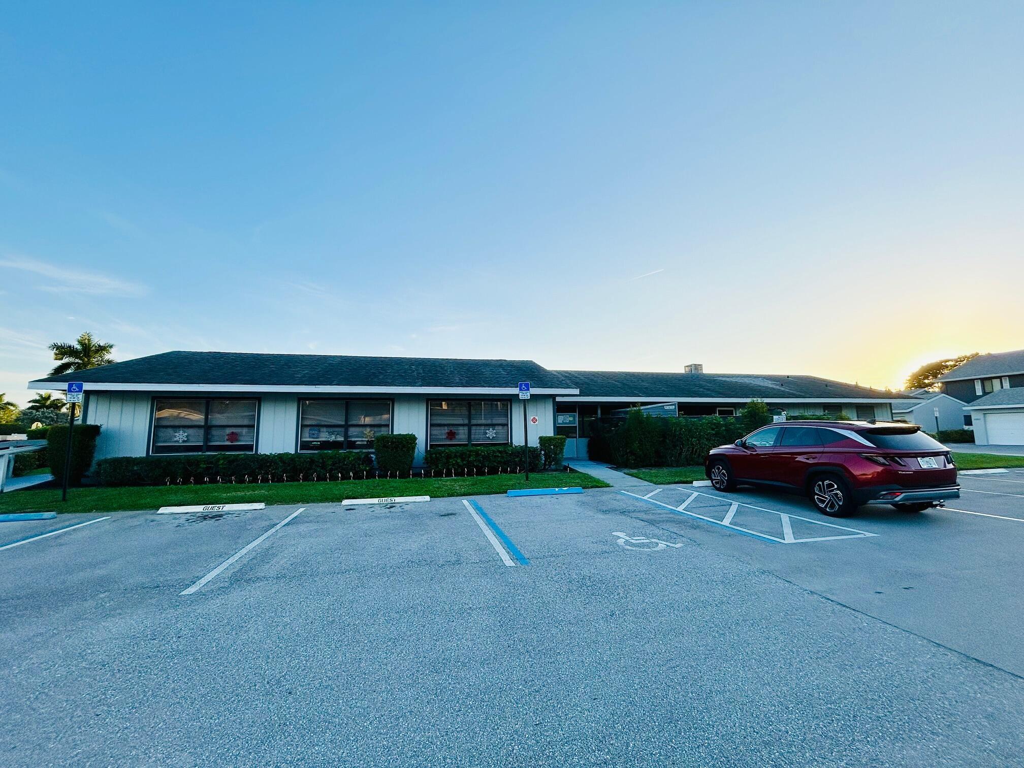 ARBOURS OF THE PALM BEACH - Residential