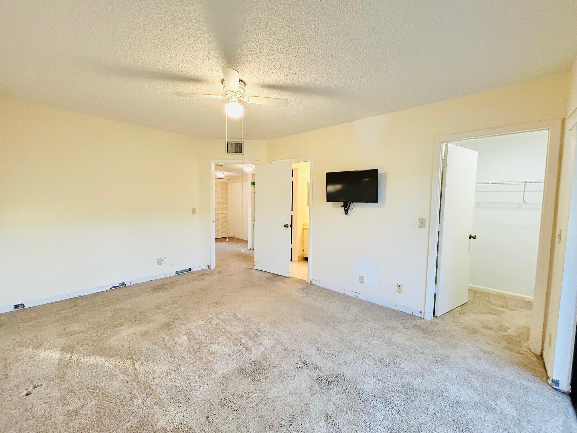 ARBOURS OF THE PALM BEACH - Residential