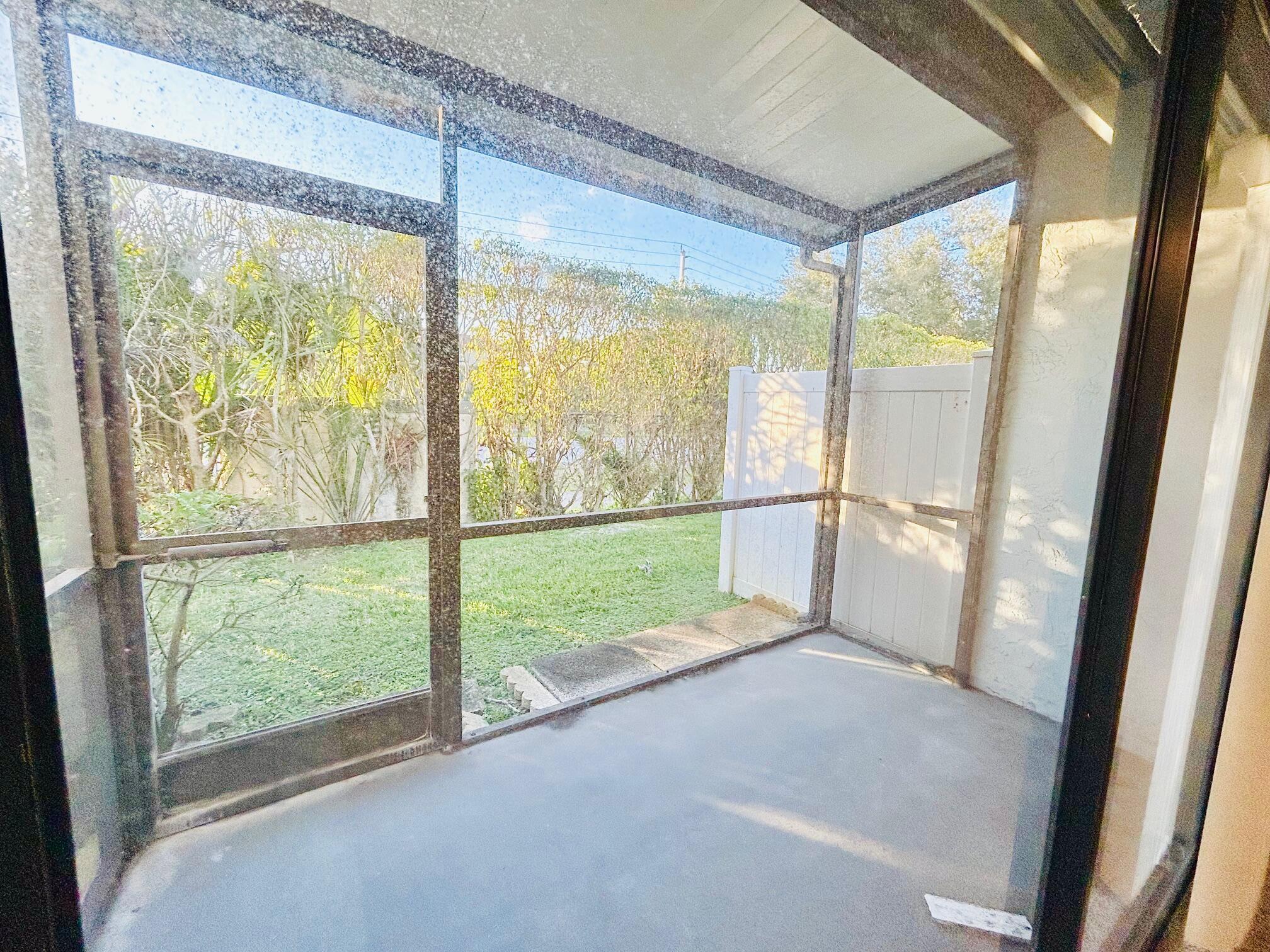 ARBOURS OF THE PALM BEACH - Residential