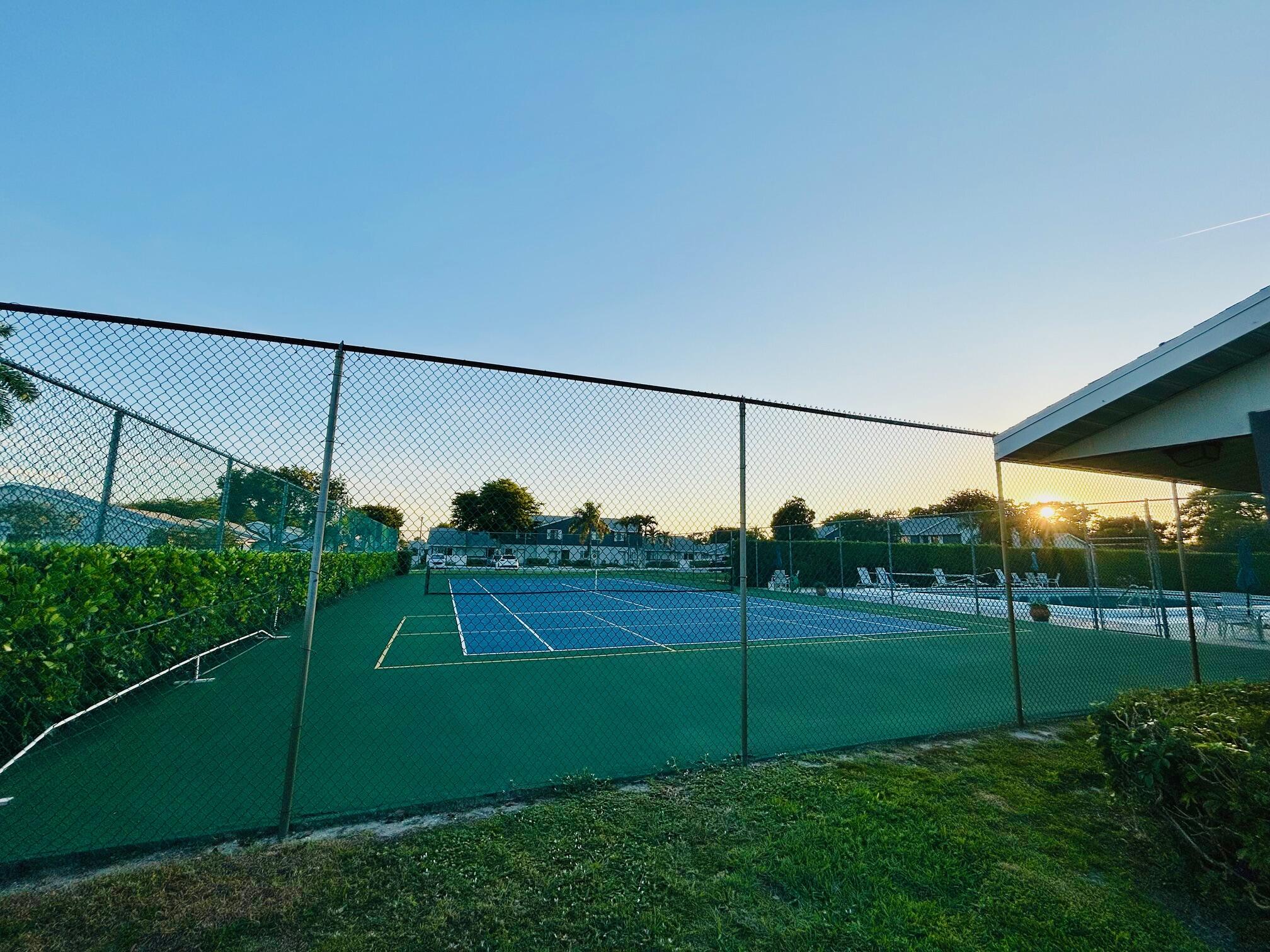 ARBOURS OF THE PALM BEACH - Residential