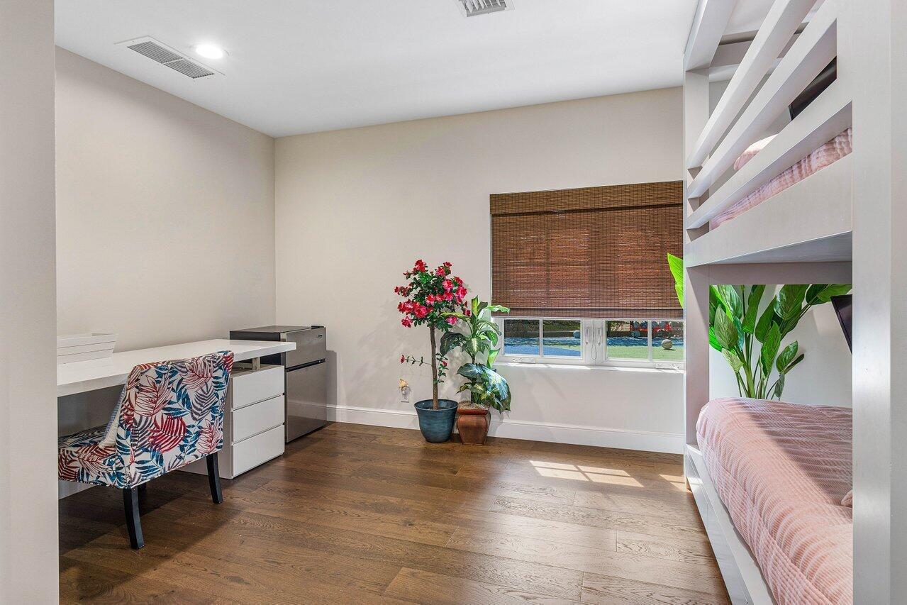 TROPIC ISLE - Residential