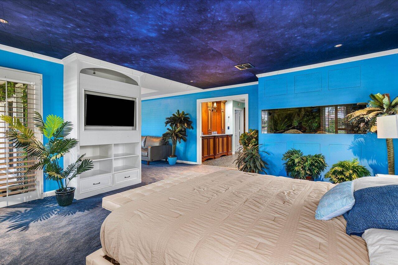 TROPIC ISLE - Residential