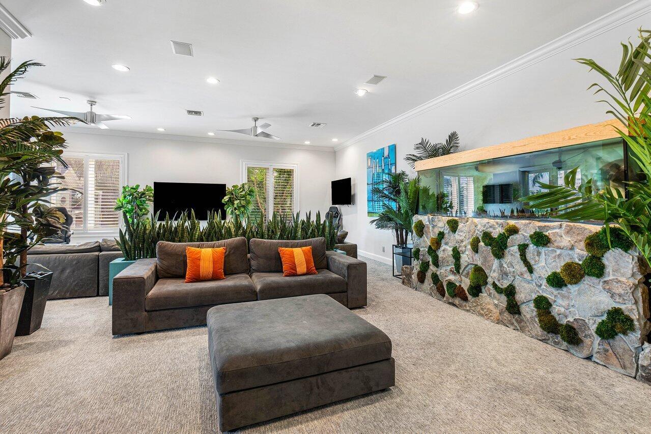 TROPIC ISLE - Residential