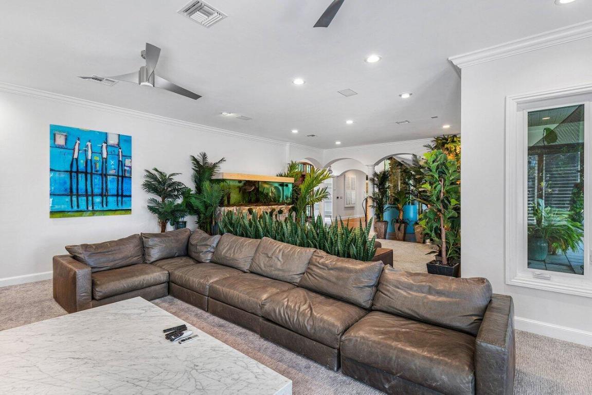 TROPIC ISLE - Residential