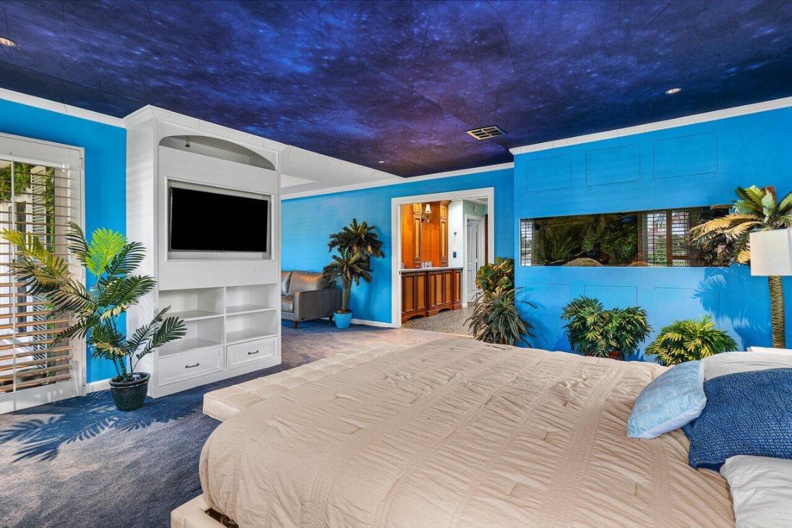 TROPIC ISLE - Residential