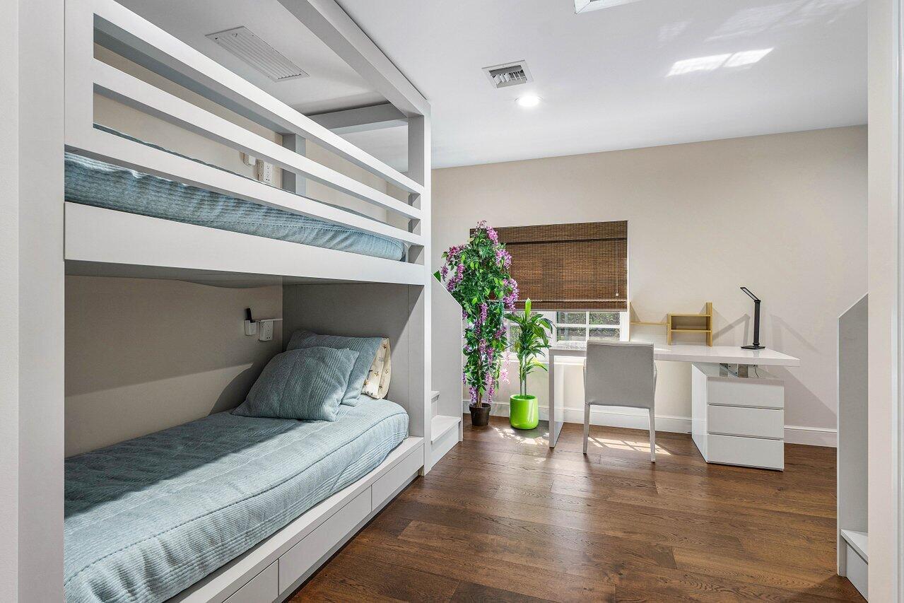 TROPIC ISLE - Residential