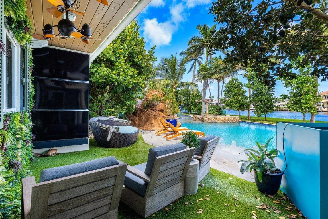 TROPIC ISLE - Residential