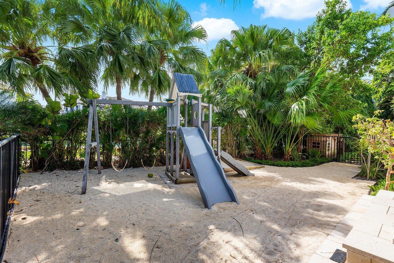 TROPIC ISLE - Residential