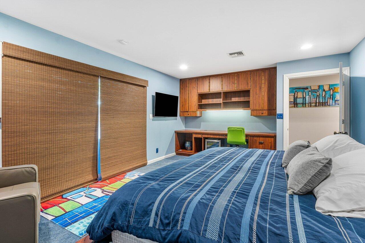 TROPIC ISLE - Residential