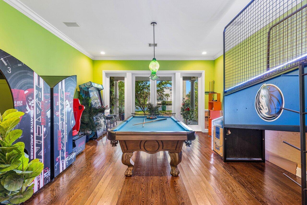 TROPIC ISLE - Residential