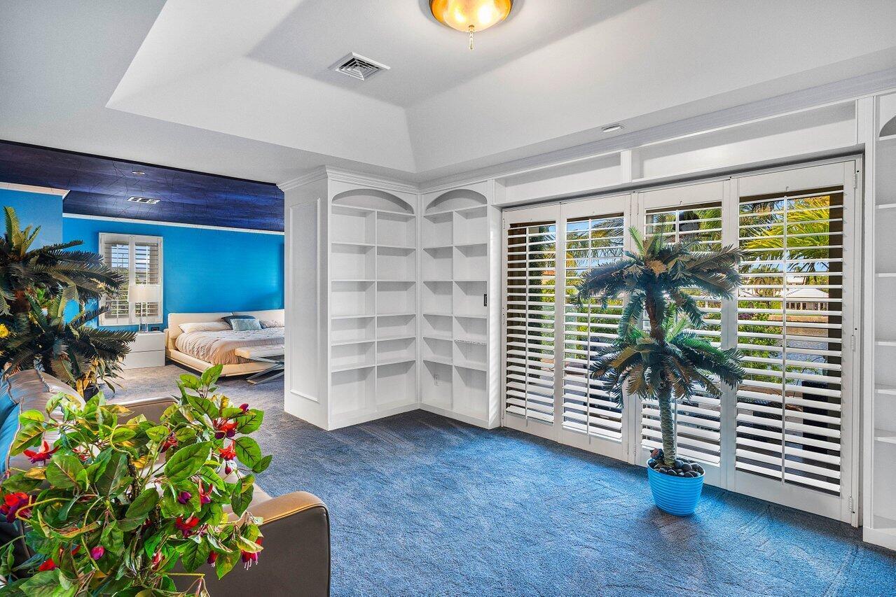 TROPIC ISLE - Residential