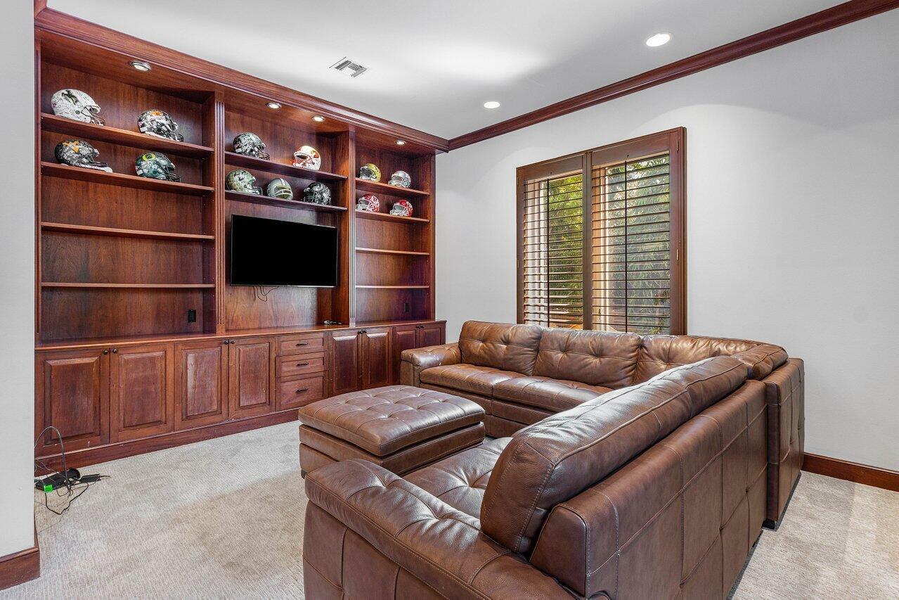 TROPIC ISLE - Residential