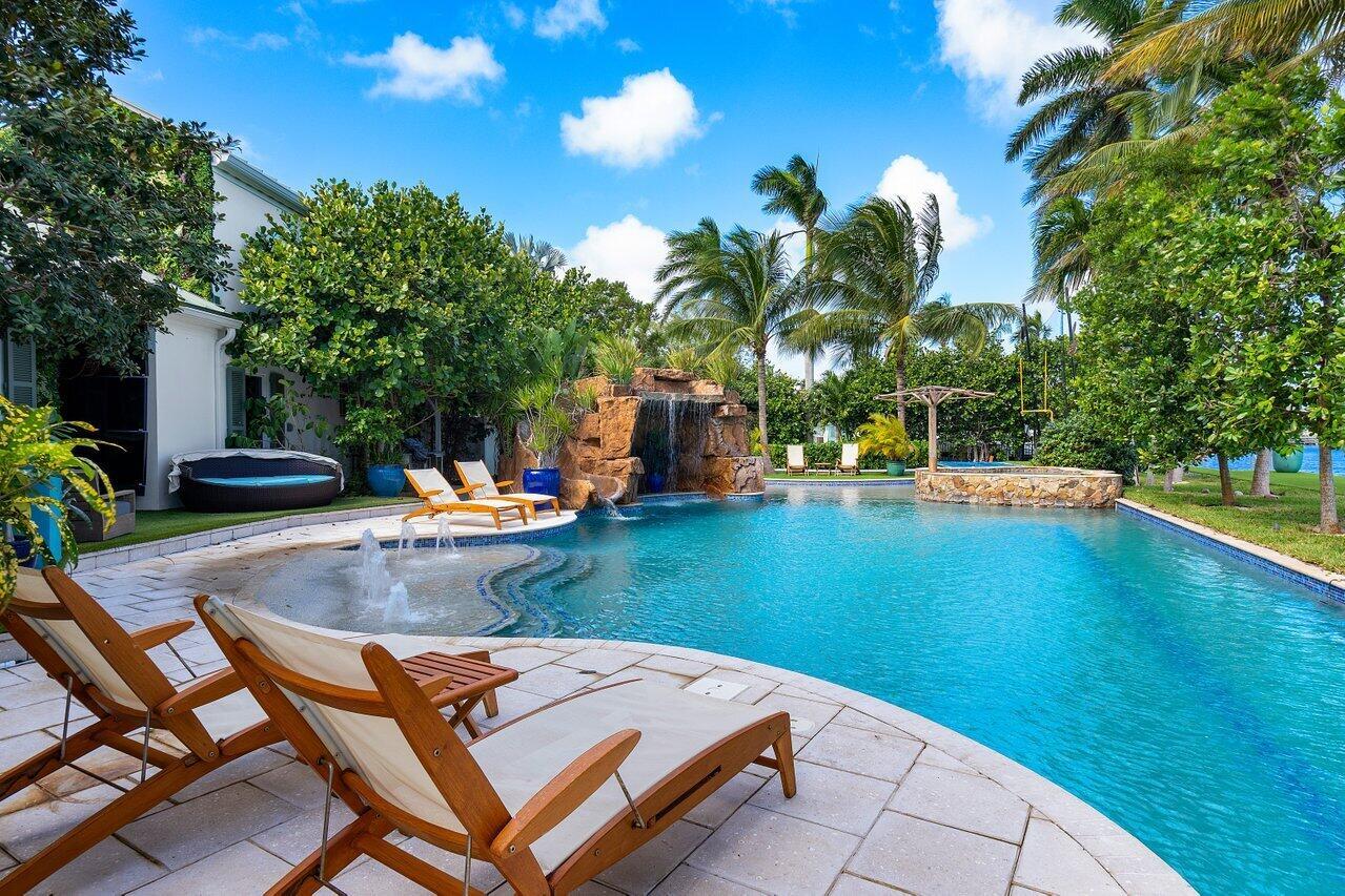 TROPIC ISLE - Residential