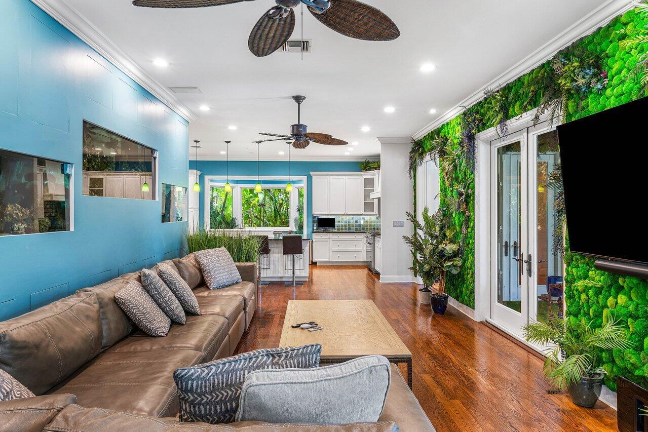 TROPIC ISLE - Residential