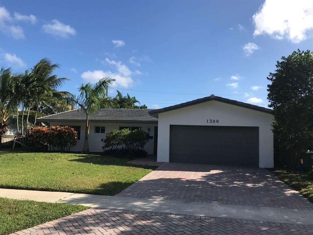 Photo of 1300 SW 13th Street, Boca Raton, FL 33486 (MLS # R10764297)