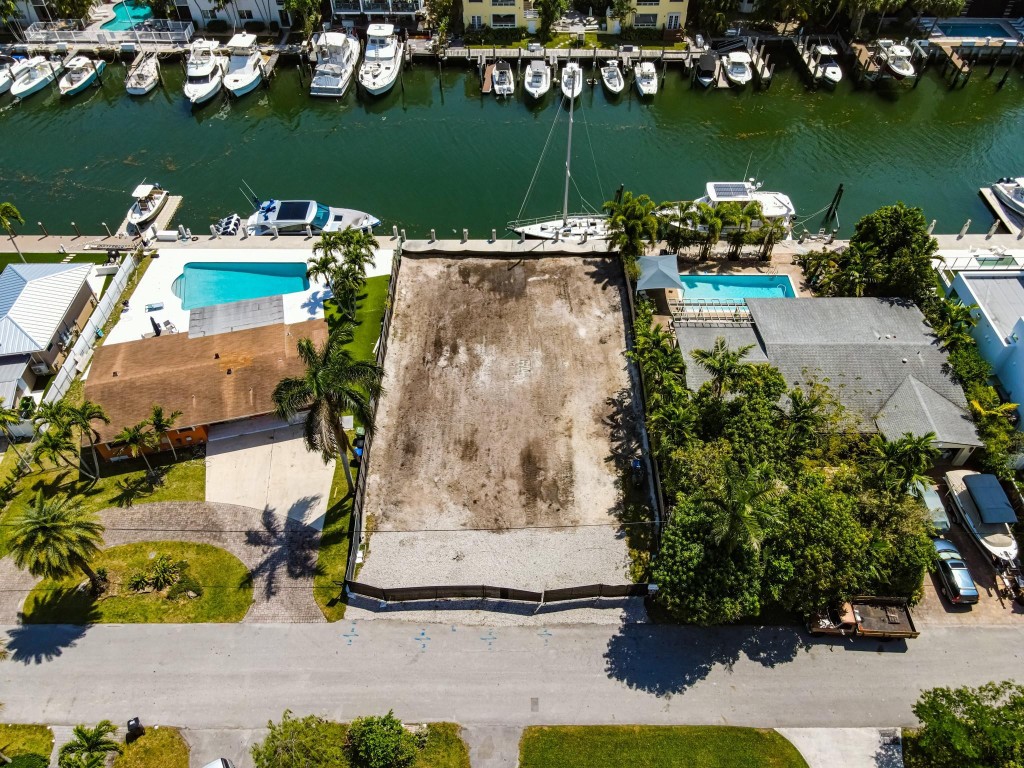 Lauderdale Harbors Sec A - Land