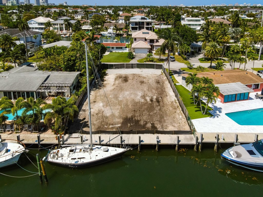 Lauderdale Harbors Sec A - Land