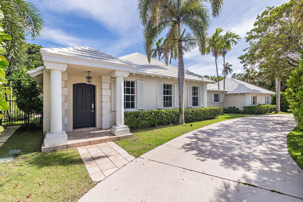 Photo of 216 Bahama Lane, Palm Beach, FL 33480 (MLS # R10814401)