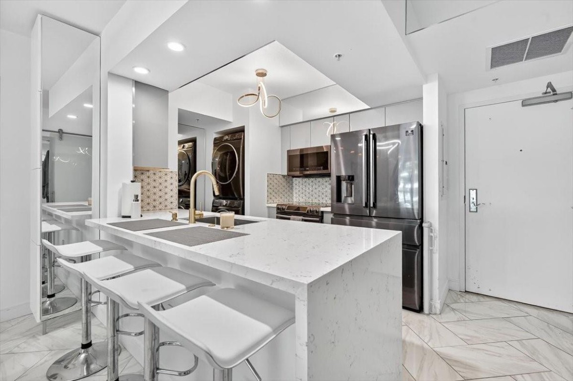 347 N New River Drive 807