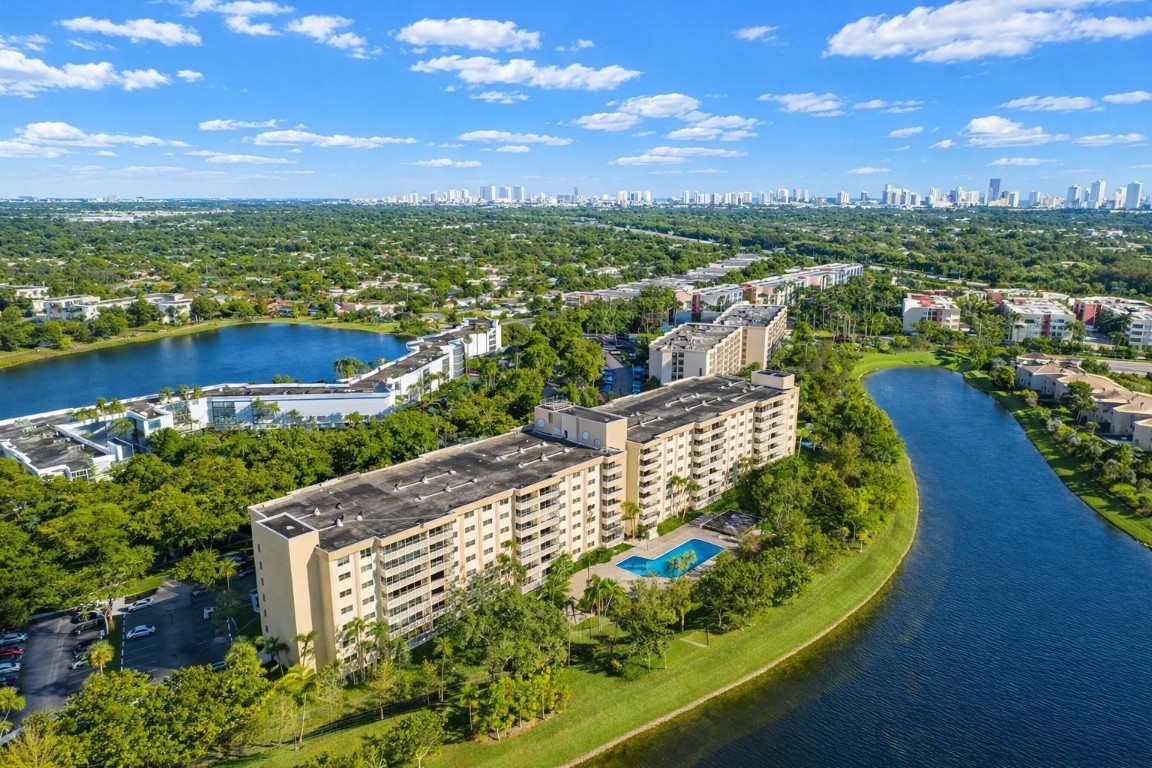 CANONGATE CONDO NO ONE - Residential