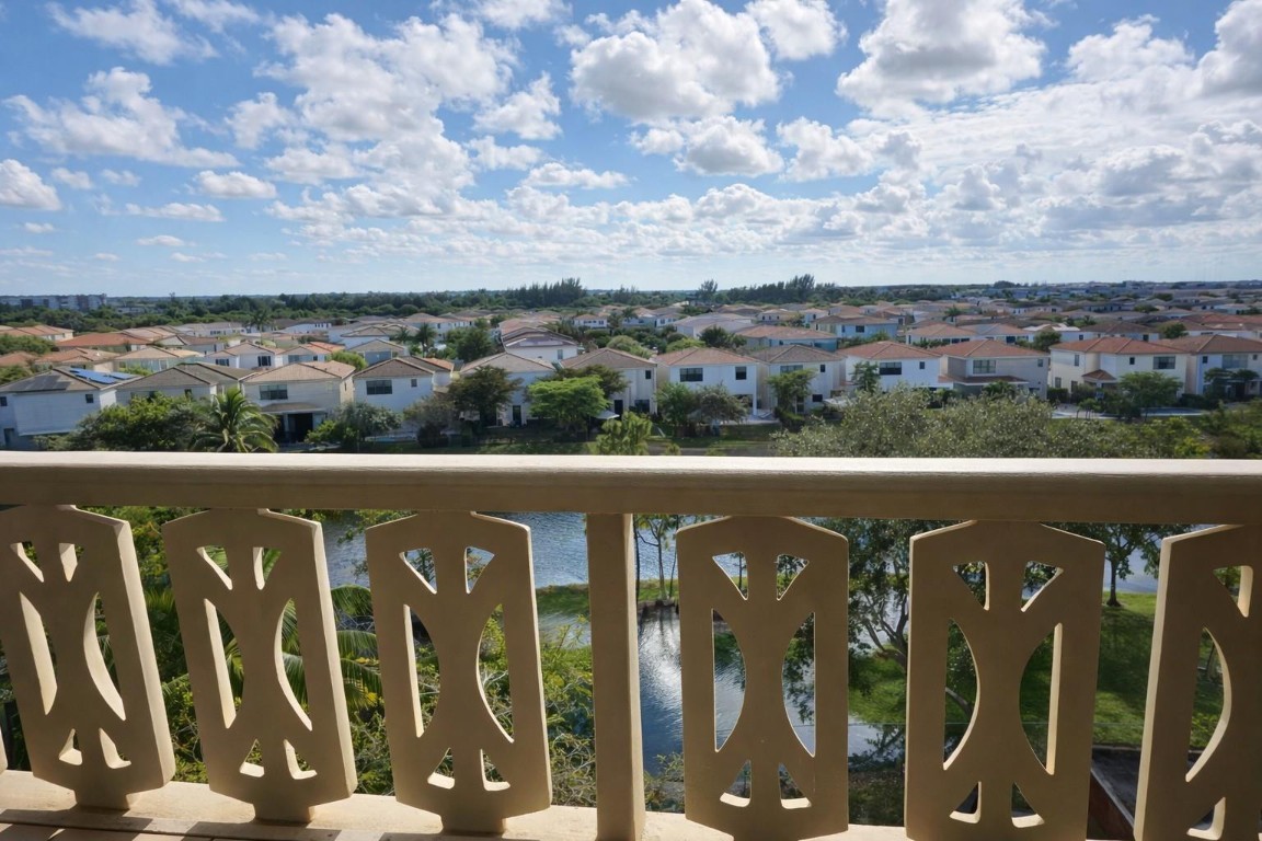 800 NE 195th Street 606