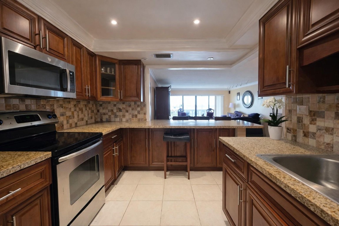 CANONGATE CONDO NO ONE - Residential