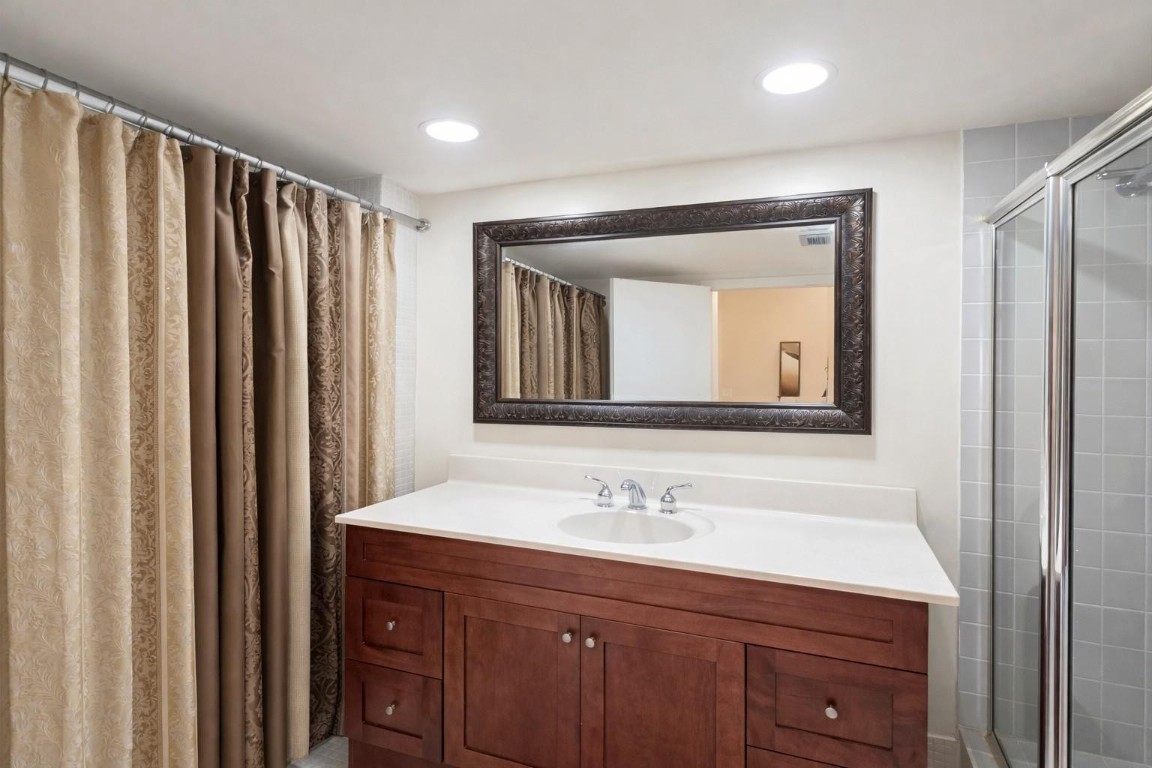 CANONGATE CONDO NO ONE - Residential