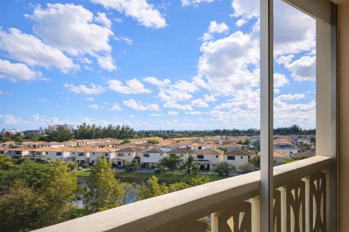 800 NE 195th Street 606