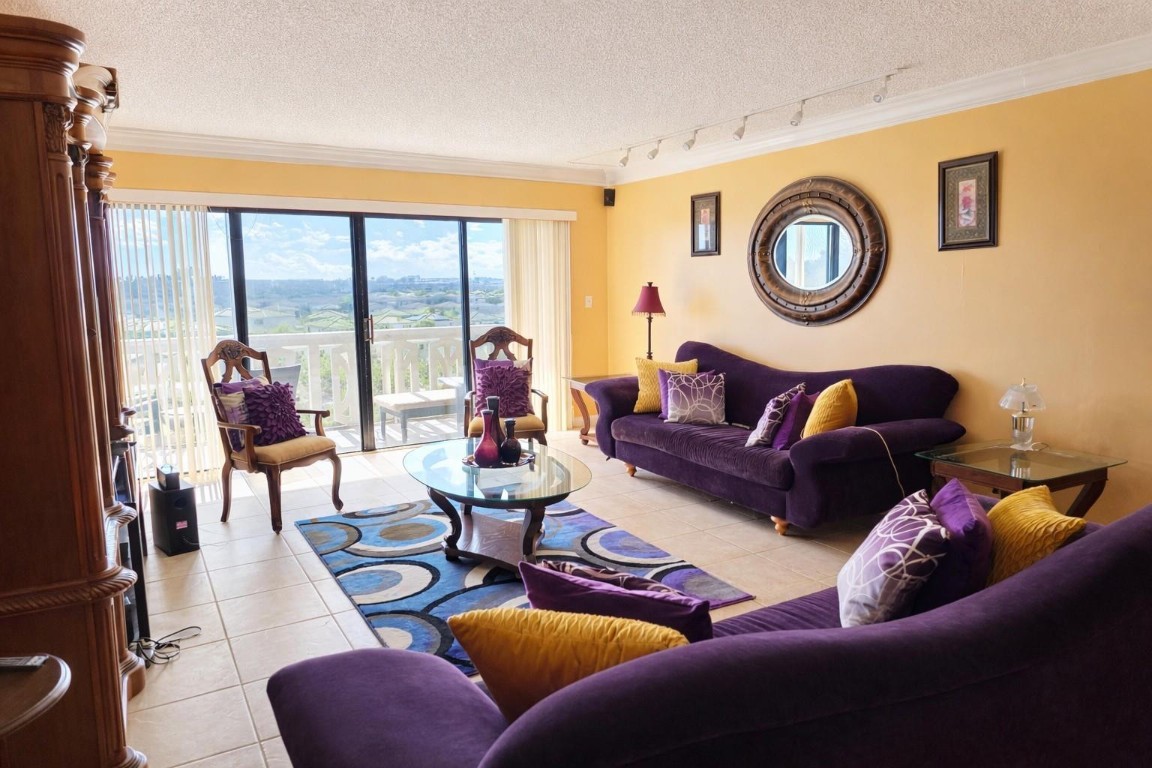 CANONGATE CONDO NO ONE - Residential