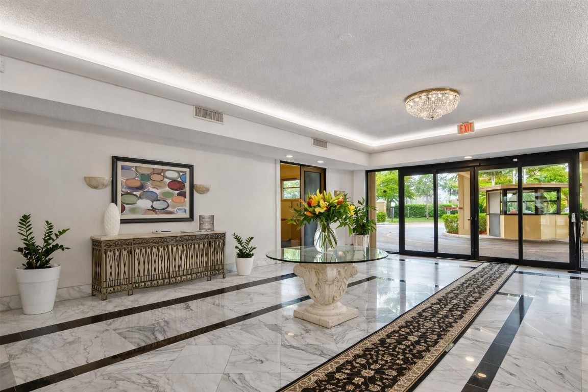 CANONGATE CONDO NO ONE - Residential