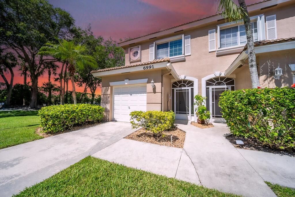 Photo of 6991 Oak Bridge Lane, Lake Worth, FL 33467 (MLS # R11117764)