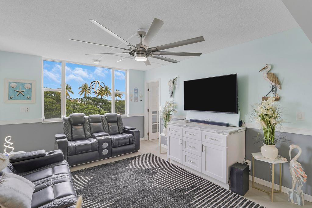 Photo of 1820 New Palm Way #202, Boynton Beach, FL 33435 (MLS # B26035668)