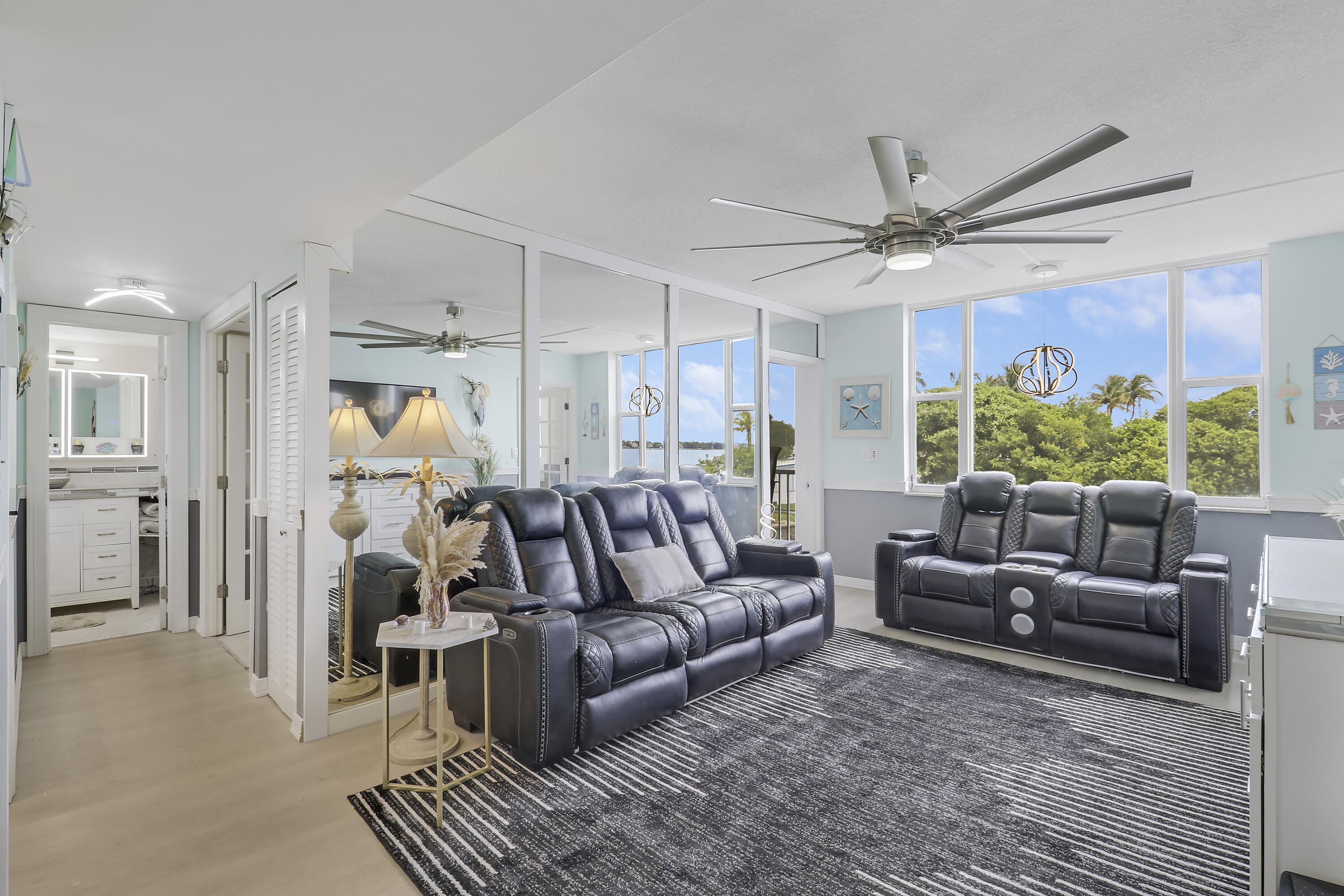 1820 New Palm Way 202