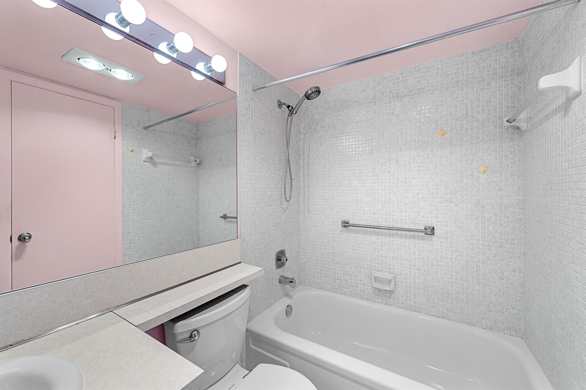 CAMBRIDGE B CONDO - Residential