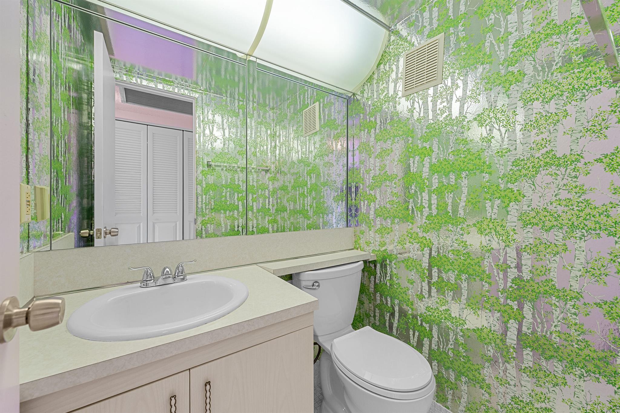 CAMBRIDGE B CONDO - Residential