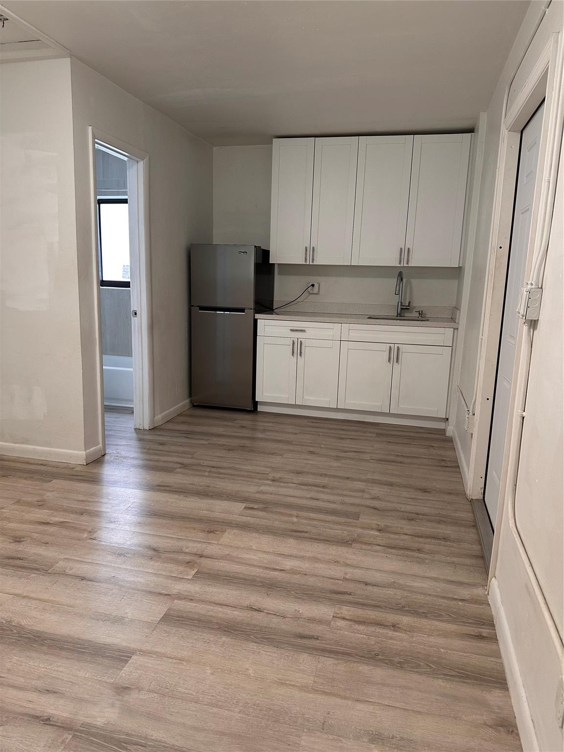 Completely remodeled. Ready to move in. Rent includes water, electric and wifi. Centrally located to I95, Bal Harbour, Lynwood and Miami Beach. First, Last, security deposit to move in. Background check and let two paystubs equal to 2.5 months rent for quick approval. No evictions.