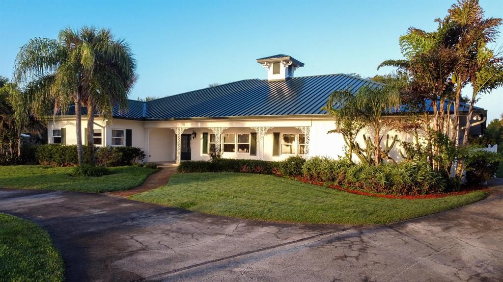 Photo of 2323 S Indian River Drive, Fort Pierce, FL 34950 (MLS # R10693671)