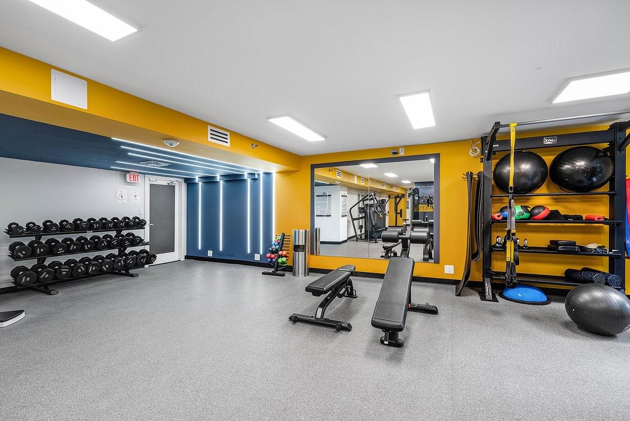 Mystic Pointe Tower 400 C - Residential Lease