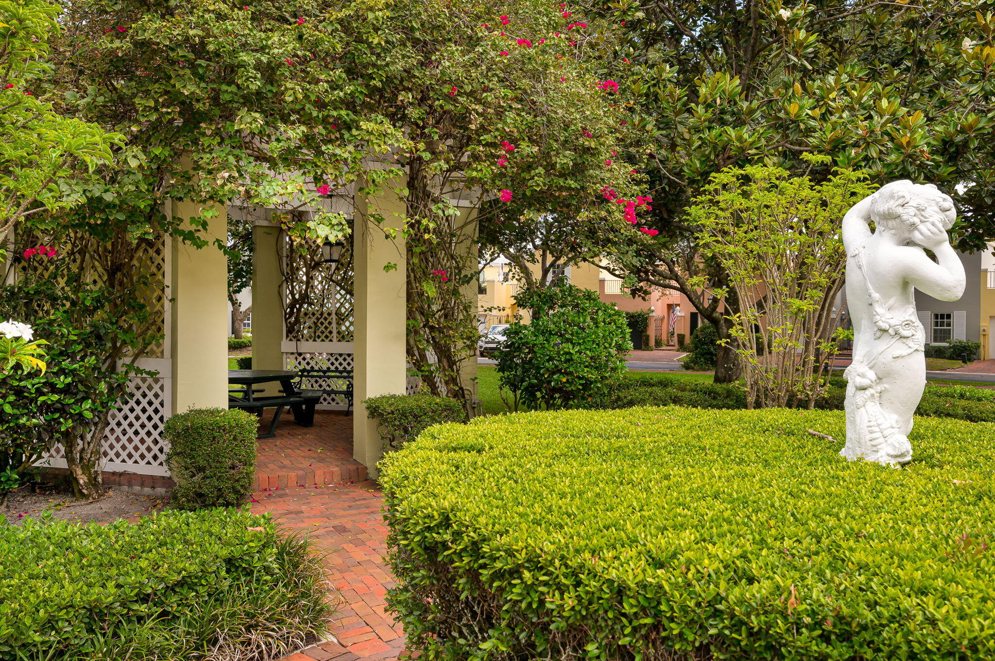 CHARLESTON PLACE - Residential