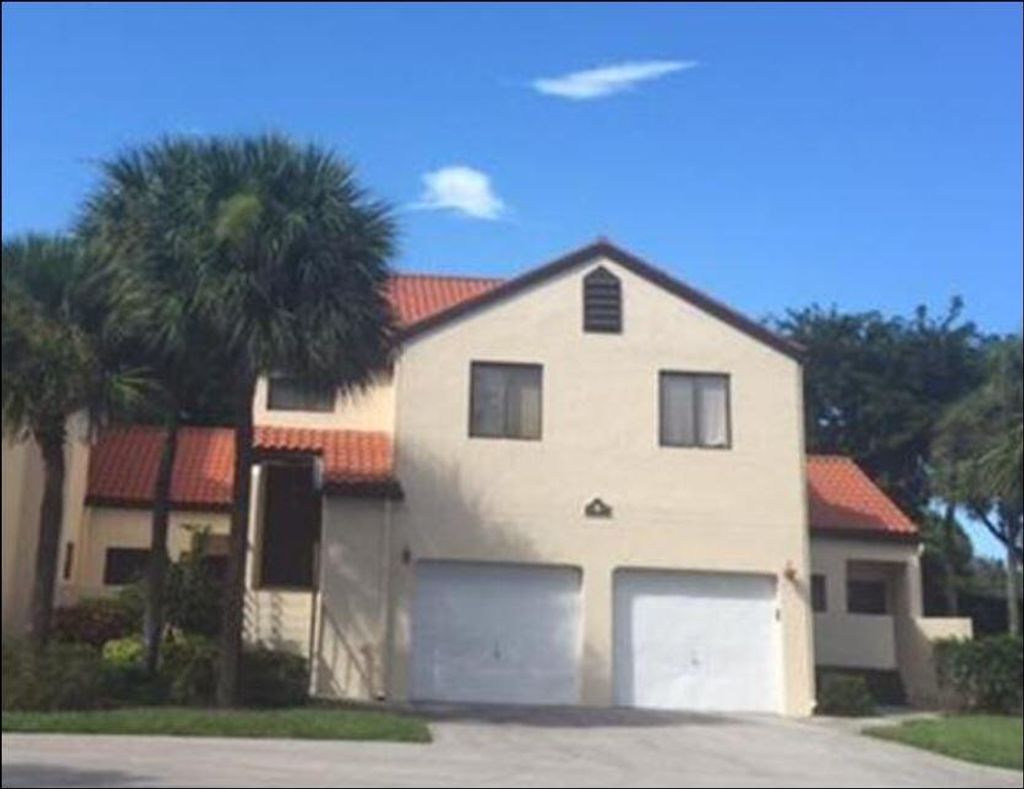 Photo of 4 Via De Casas Sur #205, Boynton Beach, FL 33426 (MLS # R10941049)