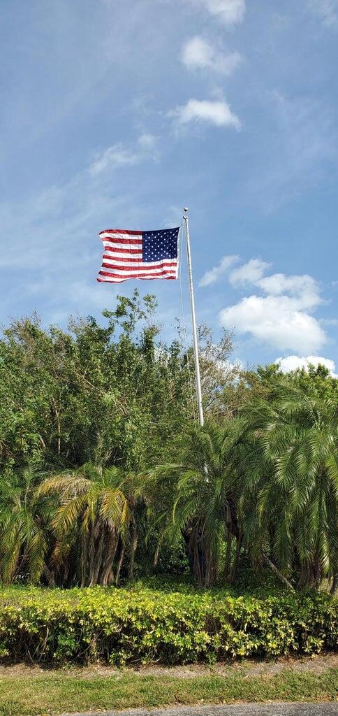 VILLAS AT INDIAN RIVER - Residential