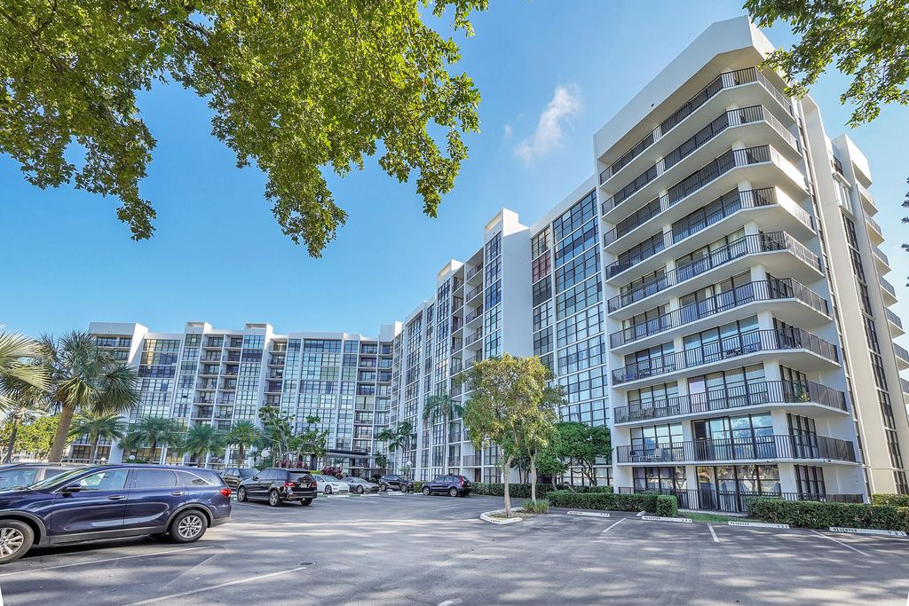 Photo of 1000 Parkview Drive #Unit 306, Hallandale Beach, FL 33009 (MLS # B26008442)