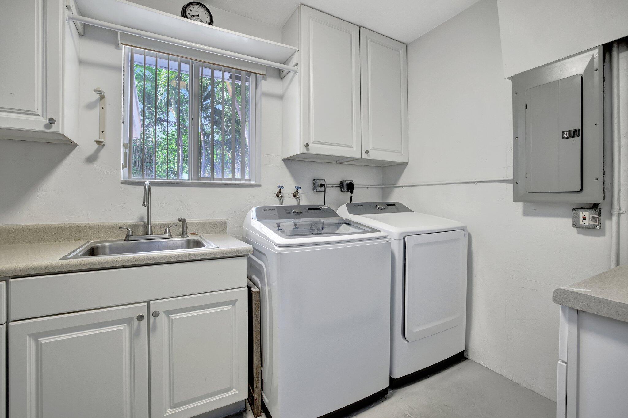 LIGHTHOUSE POINT EXT 2ND SEC - Residential