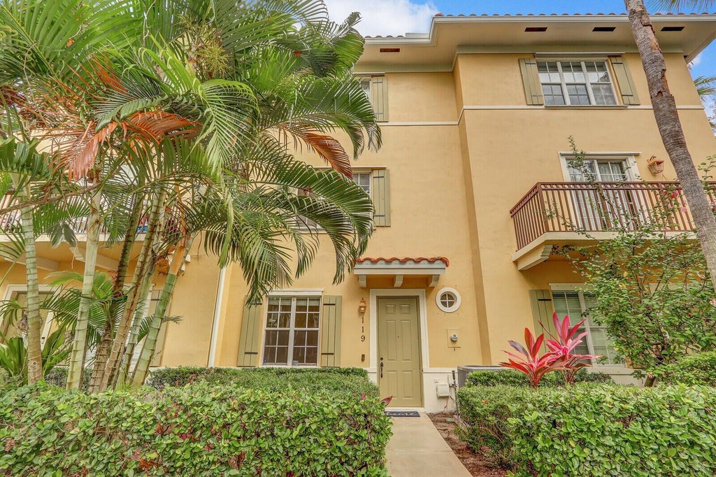 Photo of 119 Osceola Lane, Jupiter, FL 33458 (MLS # B26062574)