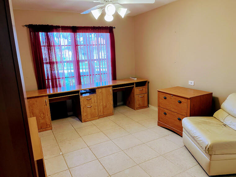 VALENCIA LAKES 1 - Residential