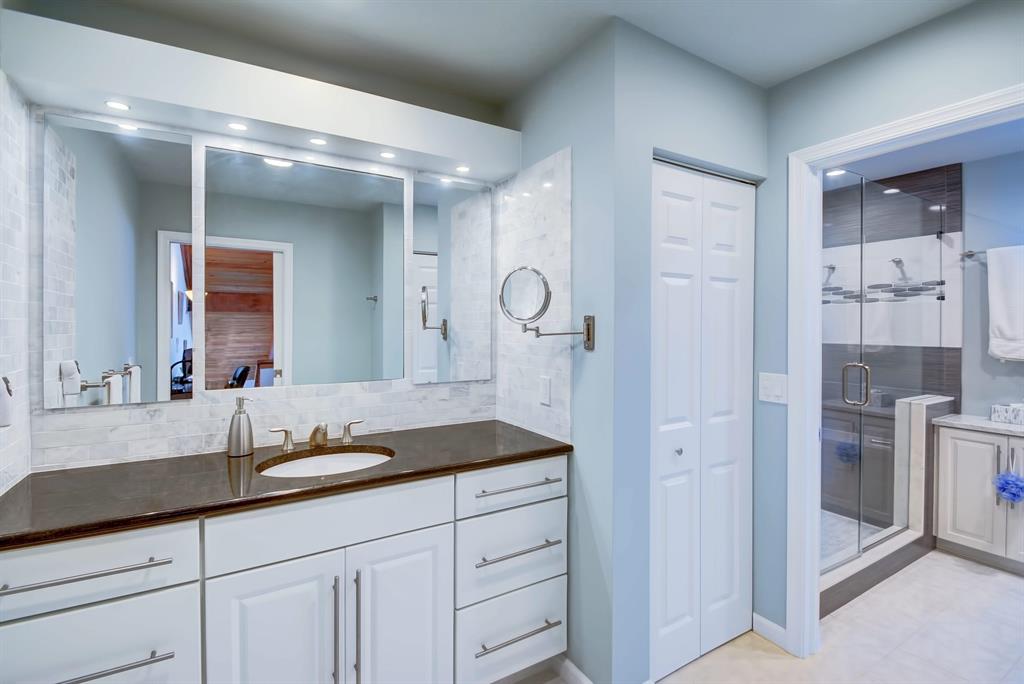 SEA LOFTERS CONDO - Residential