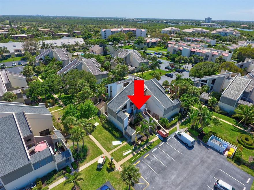 Enjoy this lovely renovated condo excellently located in the Jupiter Ocean & Racquet Club Resort, close distance from the ocean and close to many fine restaurants. The HOA is in the process of giving the community a facelift repairing and or replacing the roofs, wood siding and stucco and painting the outside except for the individual decks. Assessment has already been paid in full by seller, with no new projects in your near future. As you enter the lower deck you will notice the newly tiled courtyard and an area for barbecuing and gardening. The upper deck provides a great place for sunbathing, dining and relaxing. This unit has been equipped with a brand new AC days old and new tile in the Kitchen and both bathrooms. Upon entering the front door you will notice the kitchen upgrades including granite countertops, brand new stove and nicely done white cabinets with LED lights and ceiling fan. The master bathroom has a brand new gorgeous walk in shower and storage cabinets with granite and marble countertops and an environmental friendly toilet. The guest bathroom also has been fitted with a new granite countertop and cabinet. The windows have been fitted with brand new blinds. 
The community offers two swimming pools and a clubhouse. Membership in a tennis club with clay courts on the premises is possible.
This beautiful unit is move-in ready with furniture negotiable. 
Hurry out. It's too good to miss!
Information & size of rooms is deemed to be reliable, but is not guaranteed