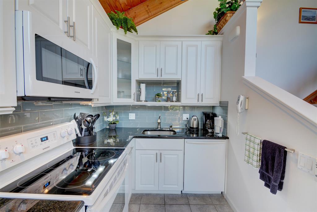 SEA LOFTERS CONDO - Residential